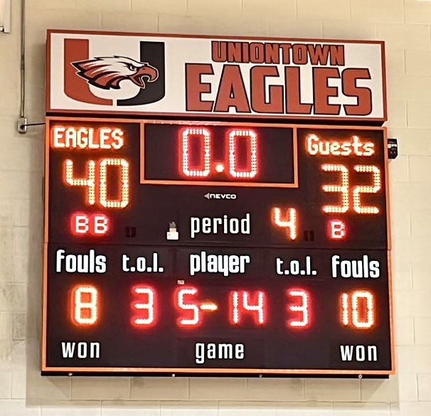 Picture of scoreboard showing Uniontown Lady Eagles defeated Jayhawk Linn 40-32